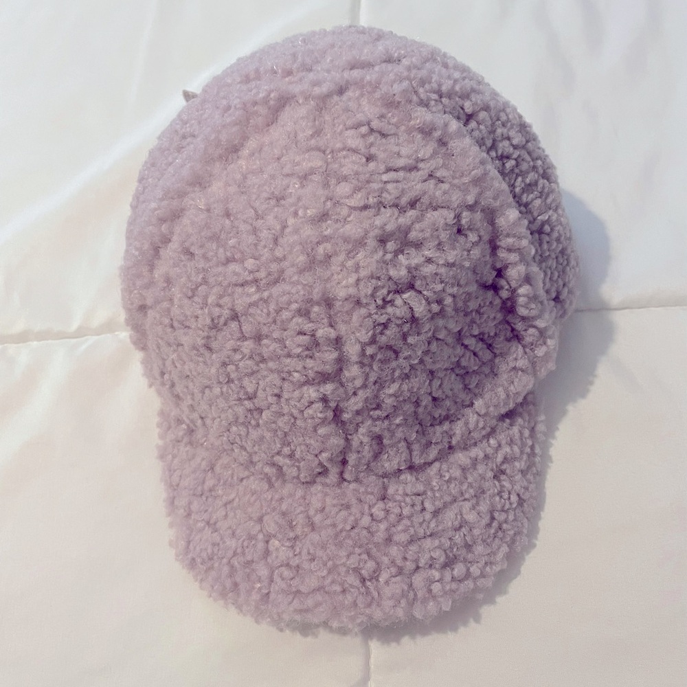 2025 SALE! H&M teddy fleece cap, mauve, with adjustable strap. Size M/L.